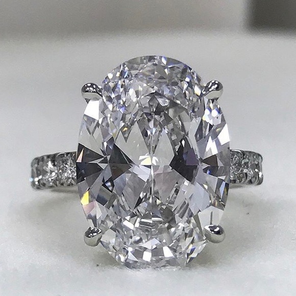 ¥ NEW “18K Oval Cut Diamond Sterling Silver Ring - Picture 4 of 6